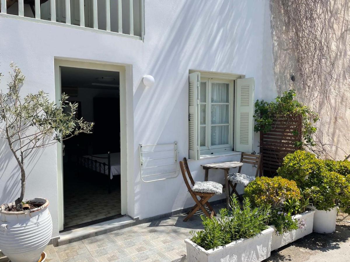 Areti'S Milos Guesthouses Adamantas (Milos) Exterior foto