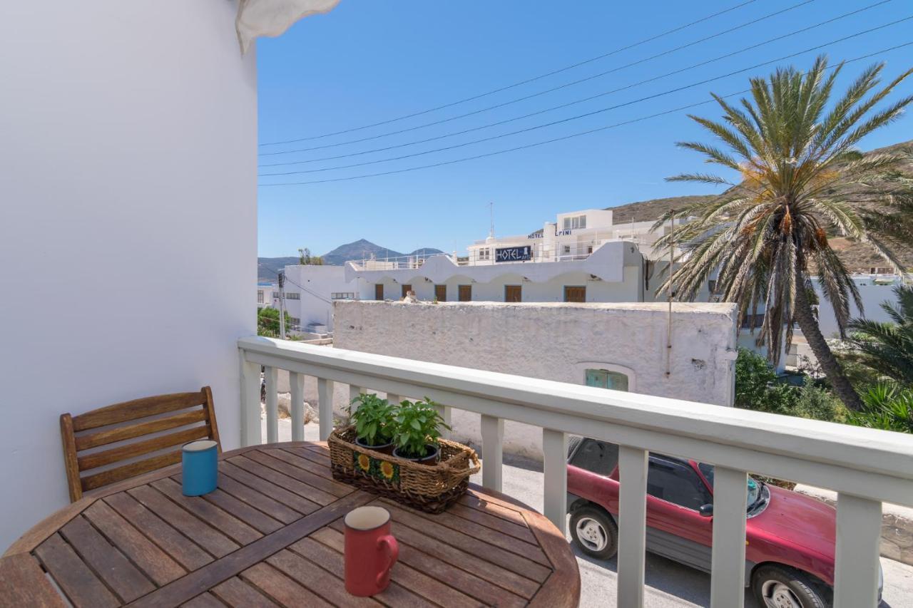 Areti'S Milos Guesthouses Adamantas (Milos) Exterior foto